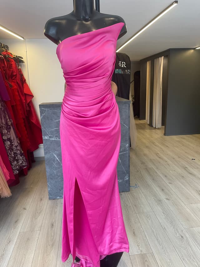 “Fuchsia Flair” simple strapless dress with slit-1341